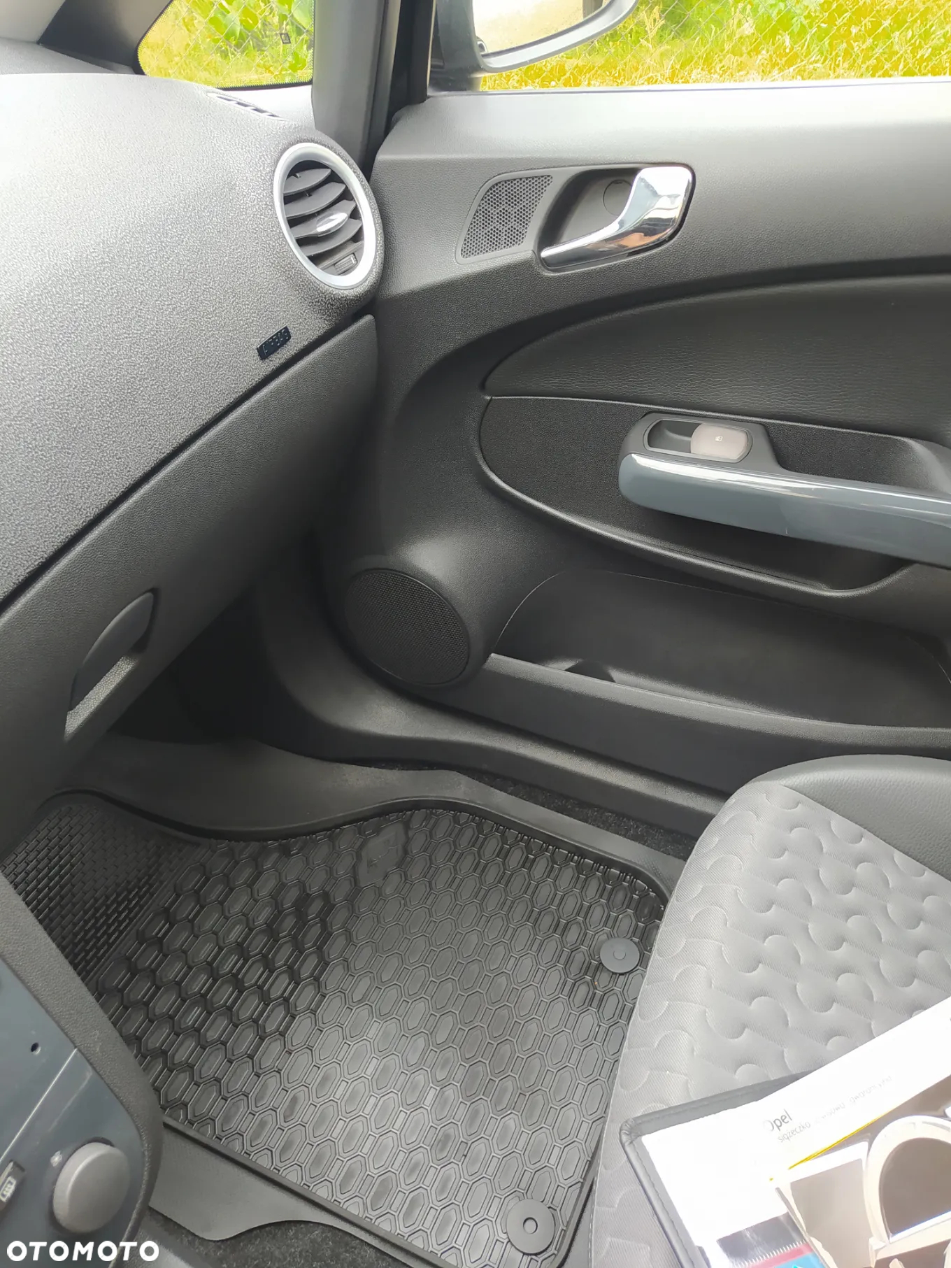 Opel Corsa 1.2 16V Cosmo - 12