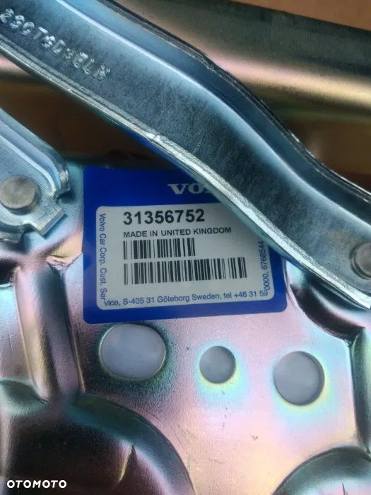 Zawias maski prawy lewy Volvo XC-40 31356752 31356753 Zawiasy maski Volvo XC-40 - 2