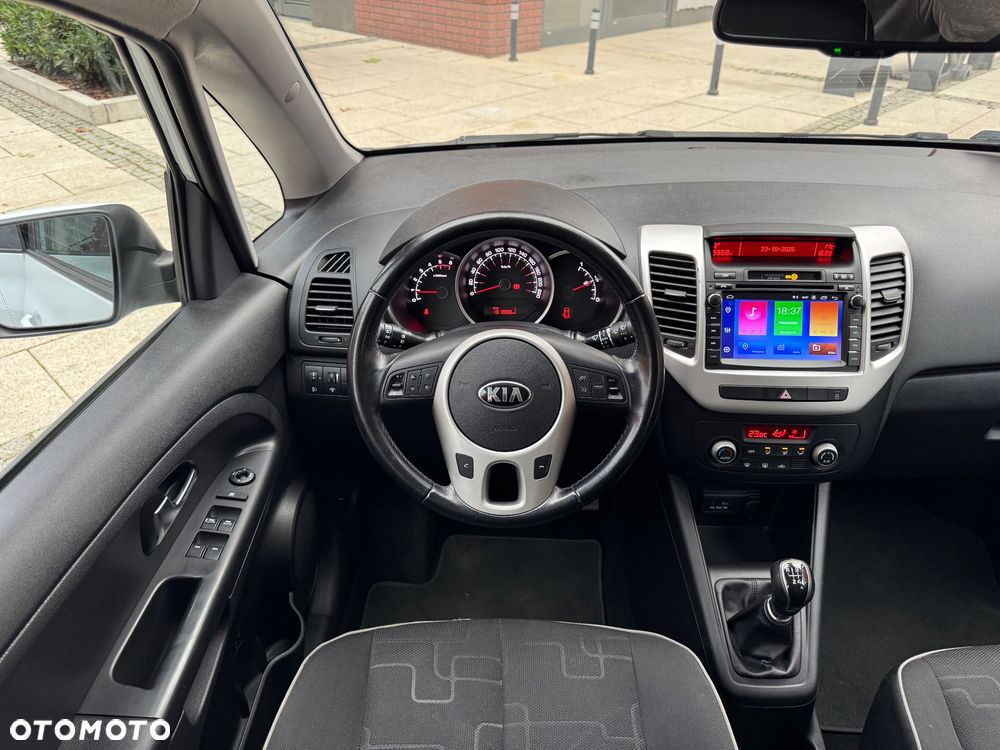 Kia Venga - 15