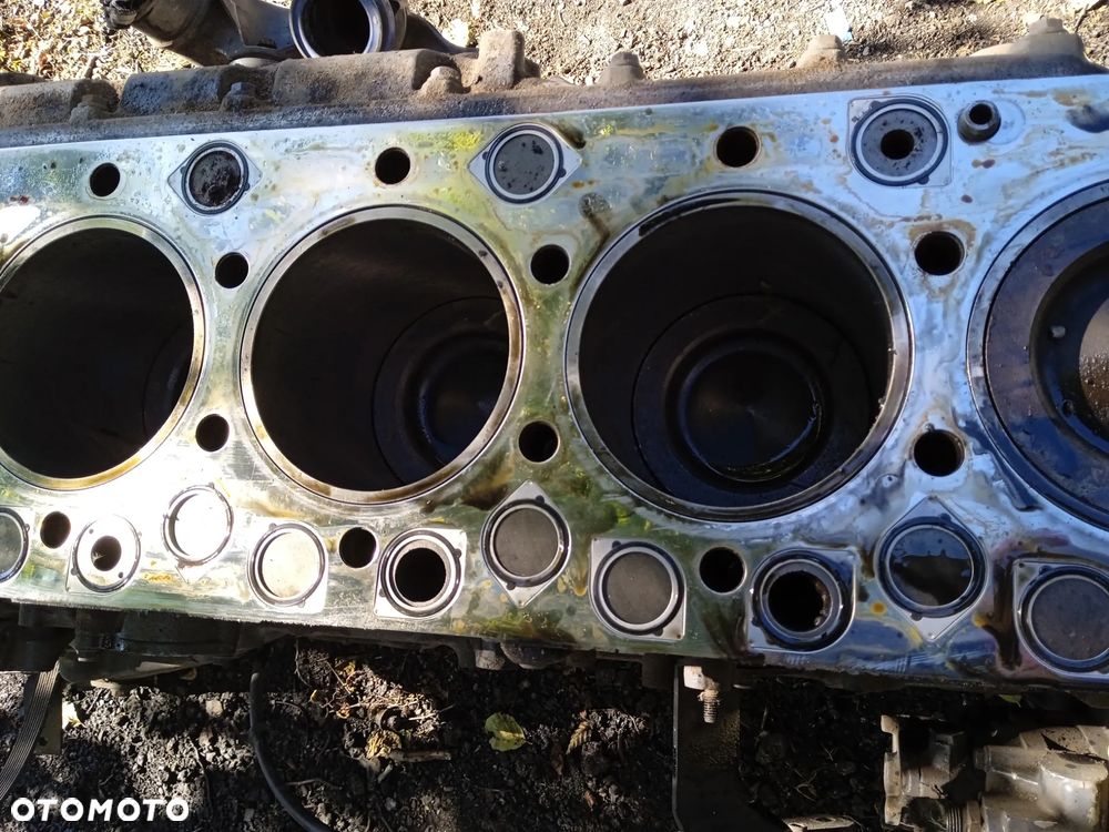 silnik słupek blok + wał + tłoki RENAULT premium 450 DXI - 6