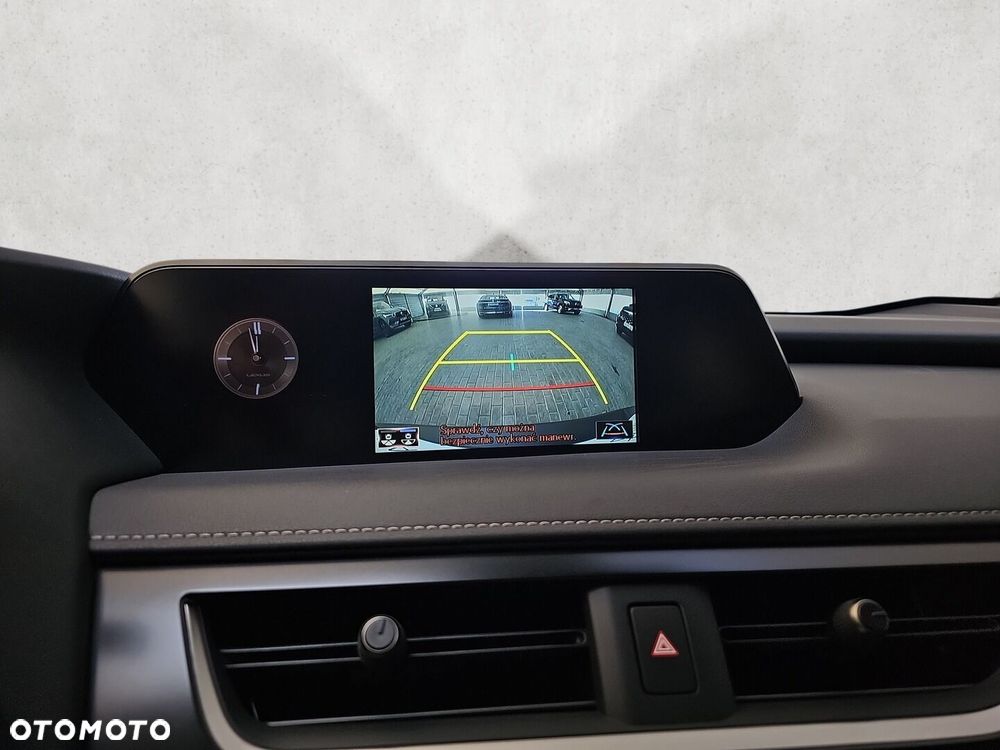 Lexus UX - 19