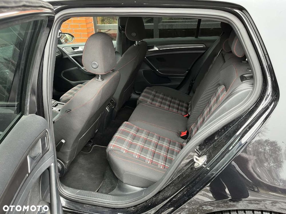 Volkswagen Golf 2.0 TSI GTI DSG - 12