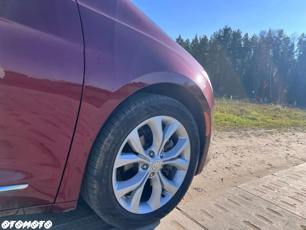 Chrysler Pacifica - 10