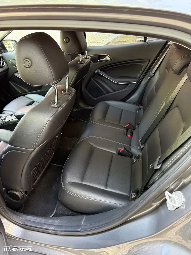 Mercedes-Benz GLA 180 d Activity Edition - 7