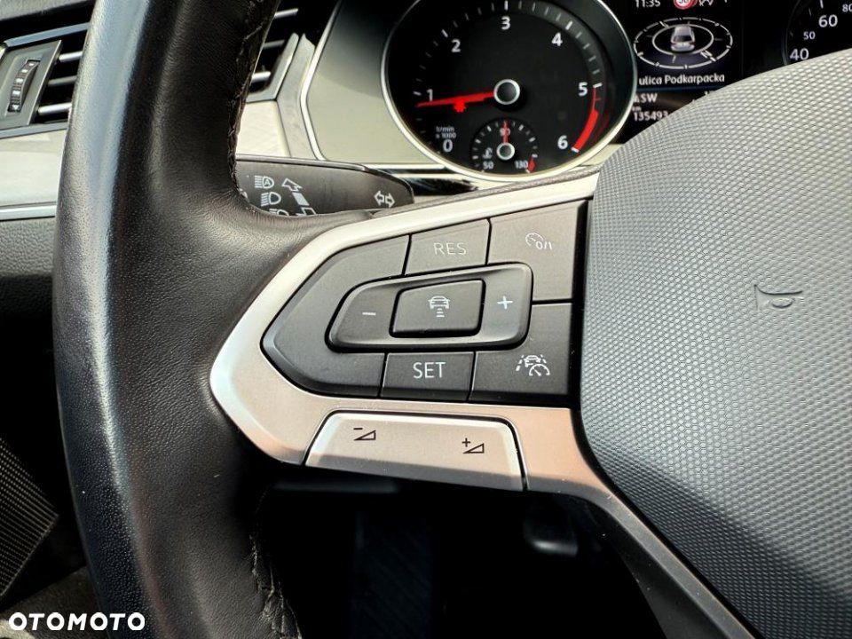 Volkswagen Passat - 14