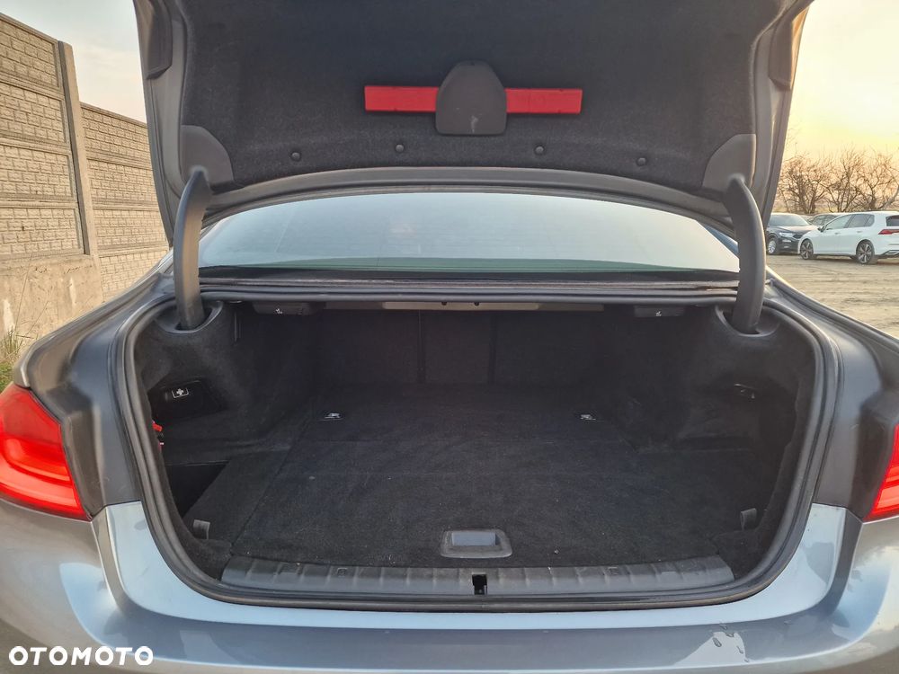 BMW Seria 5 530e iPerformance Sport Line sport - 23