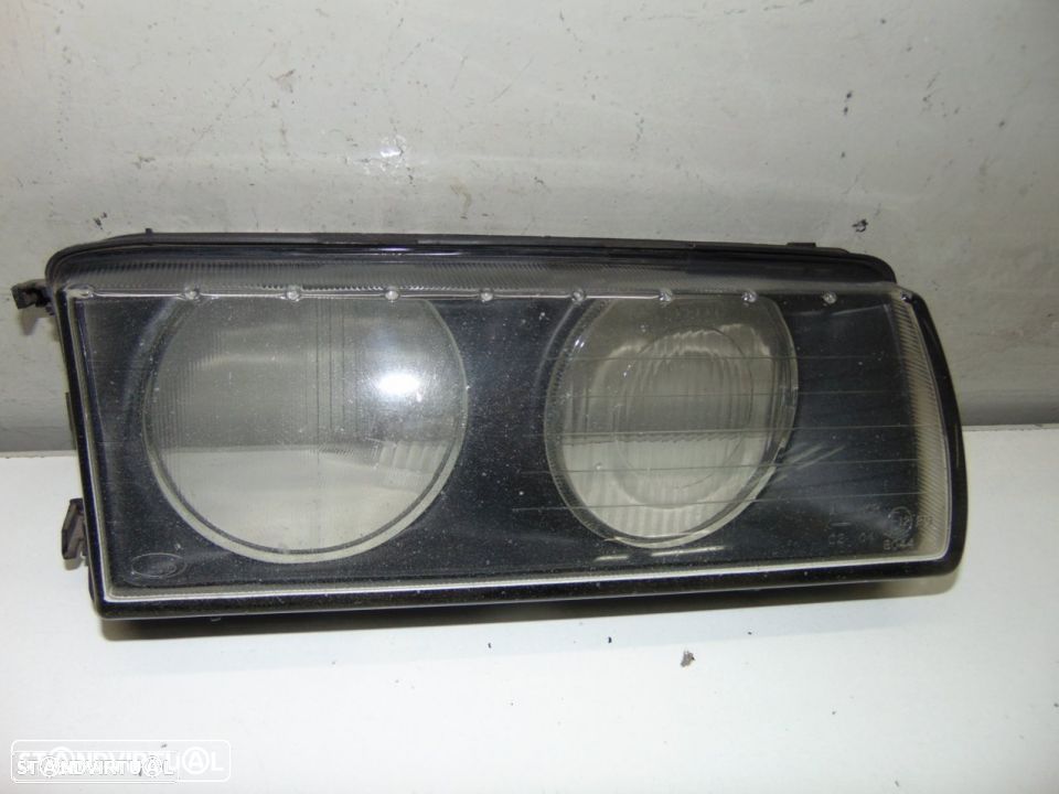 BMW E36 - vidro de farol direito - 1