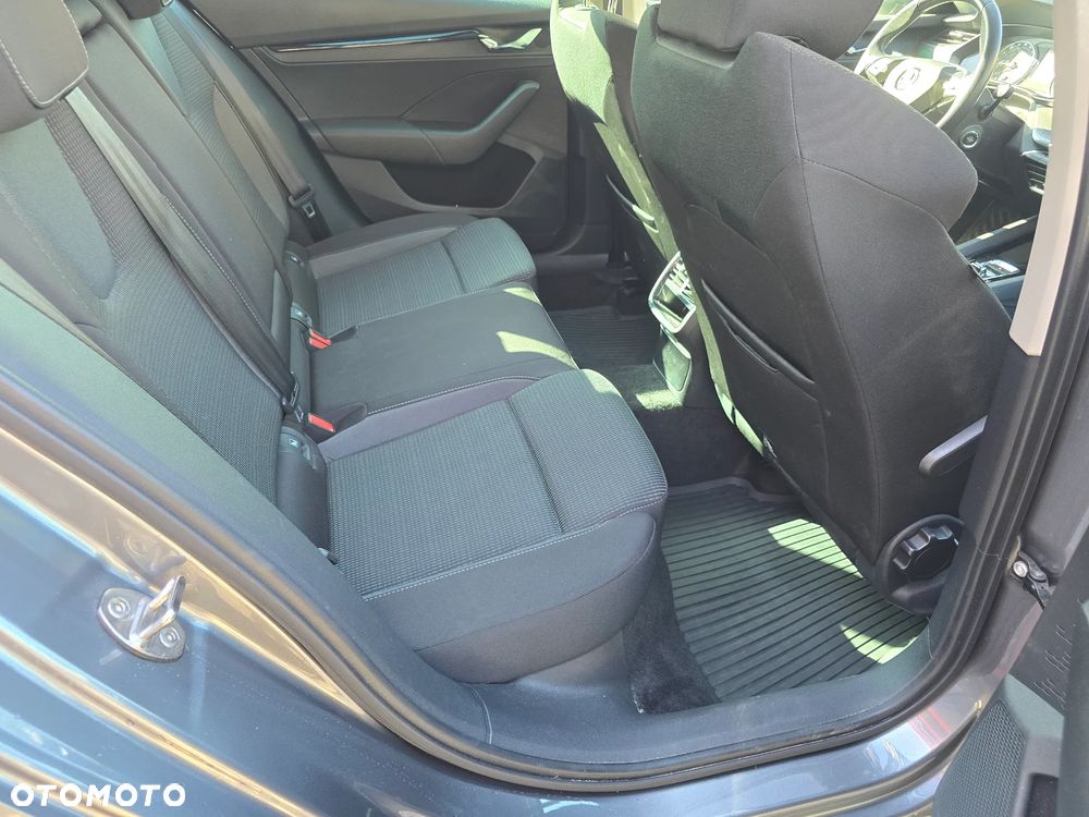 Skoda Octavia 2.0 TDI Selection DSG - 18