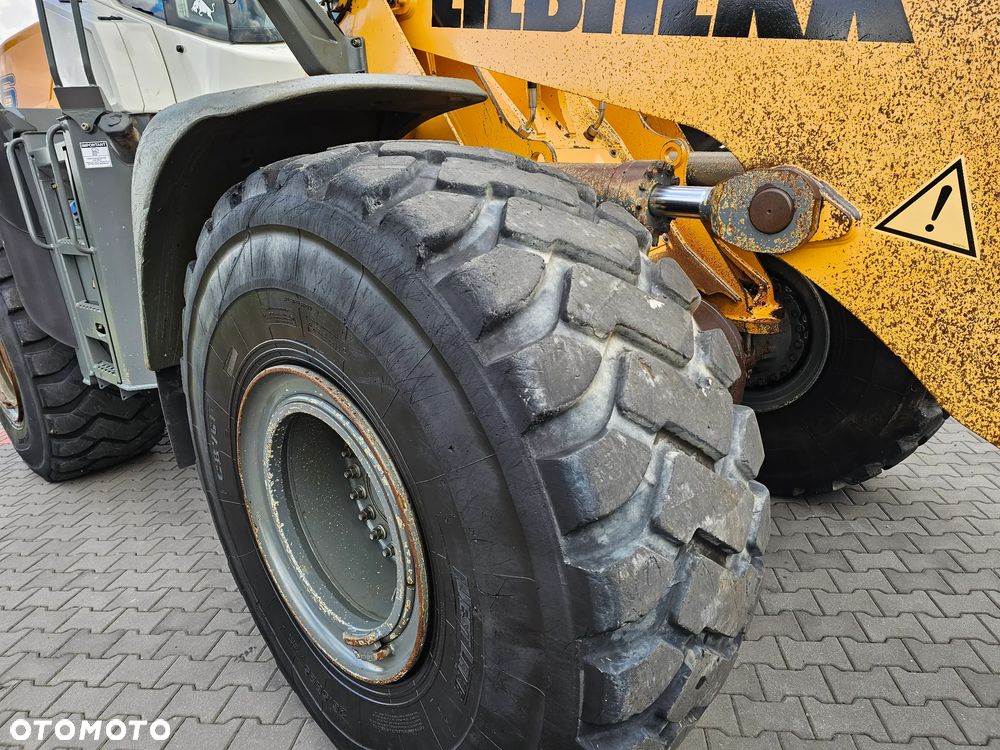 Liebherr L576 - 16