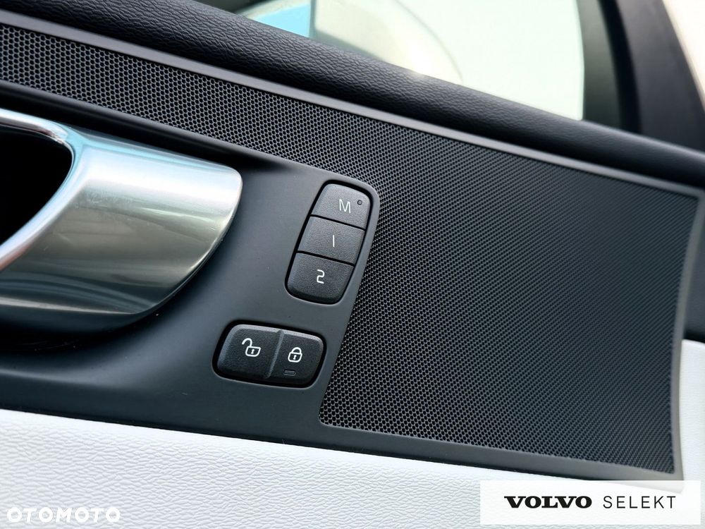 Volvo XC 60 - 25