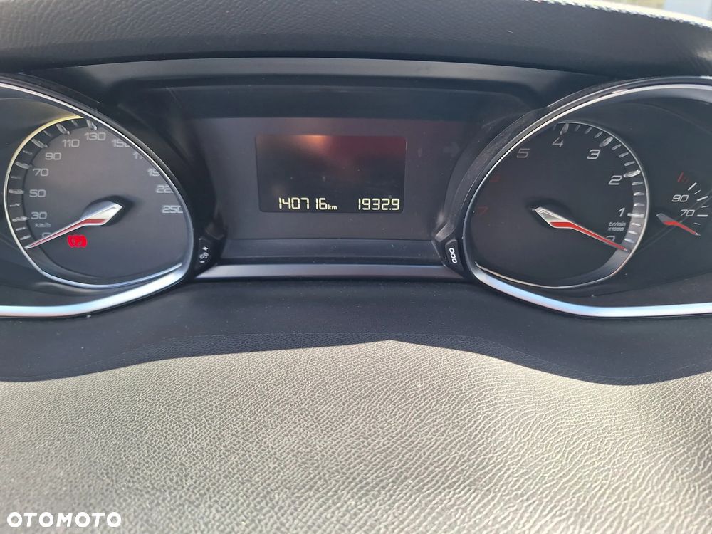 Peugeot 308 1.6 THP Allure - 3