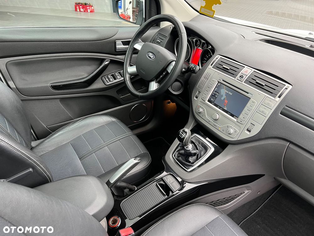 Ford Kuga - 27