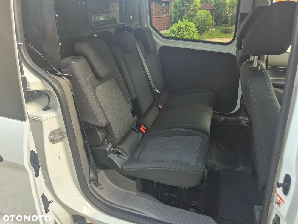 Ford Transit Connect - 12
