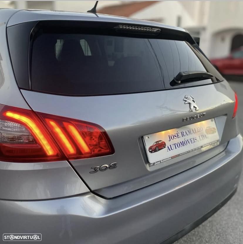 Peugeot 308 1.2 PureTech Allure EAT6 - 9