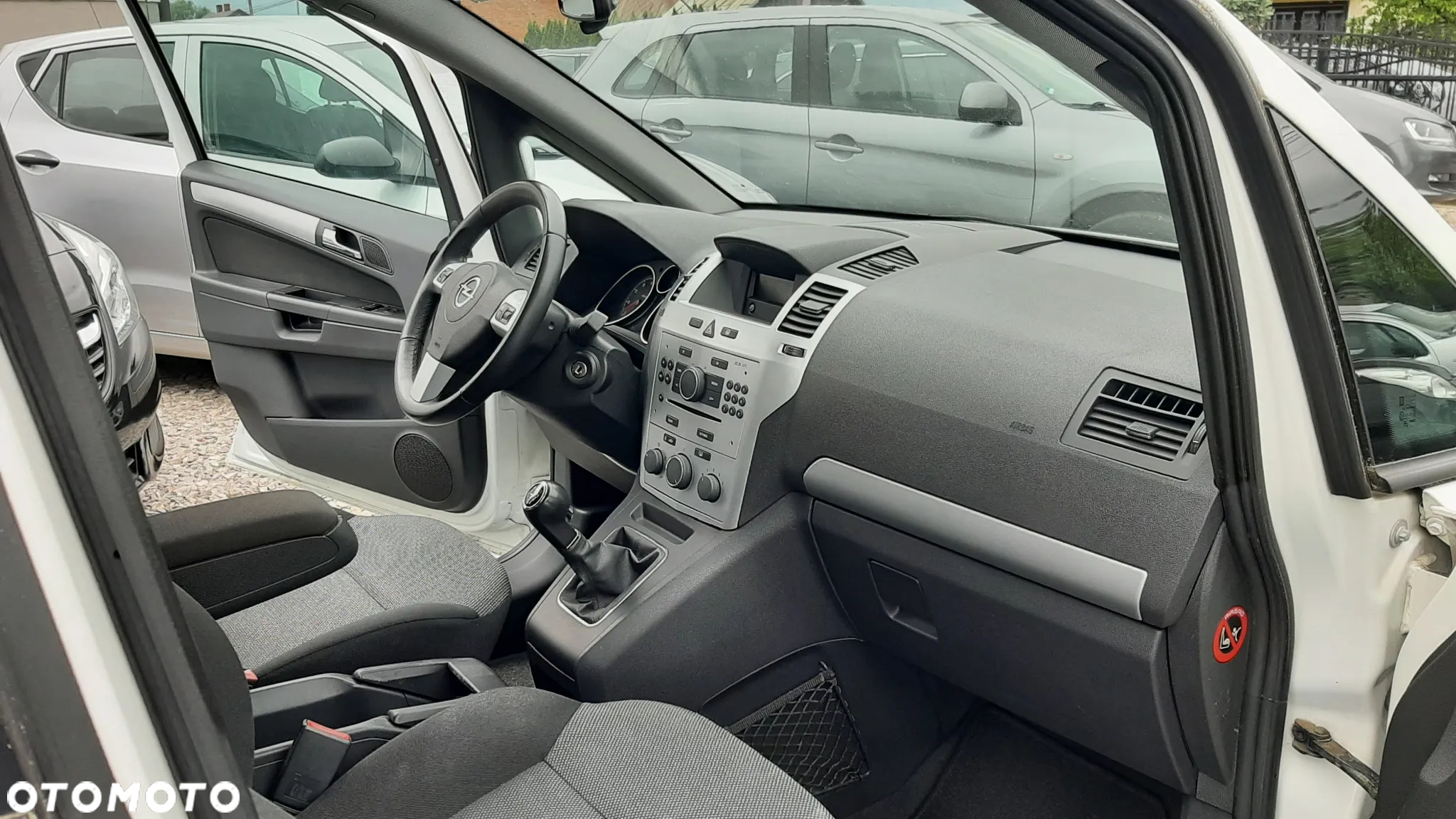 Opel Zafira 1.6 - 15