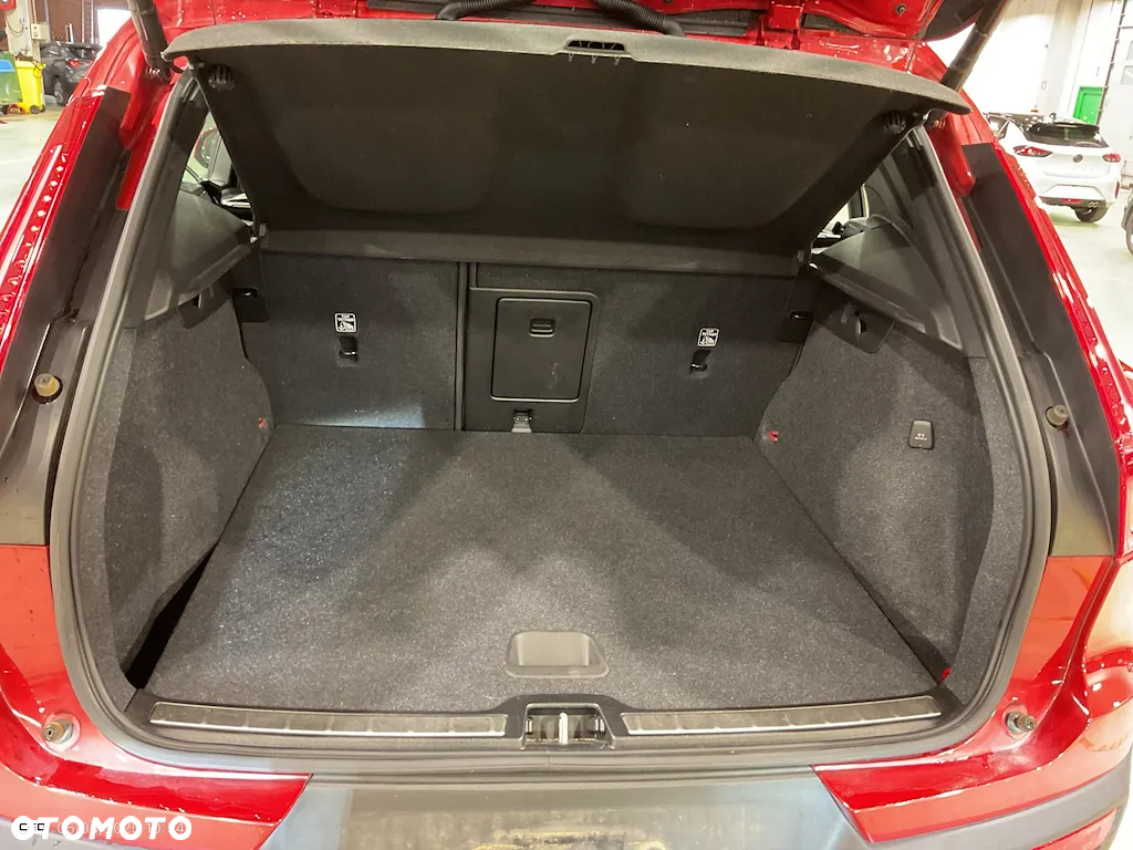 Volvo XC 40 T3 Momentum Pro - 6