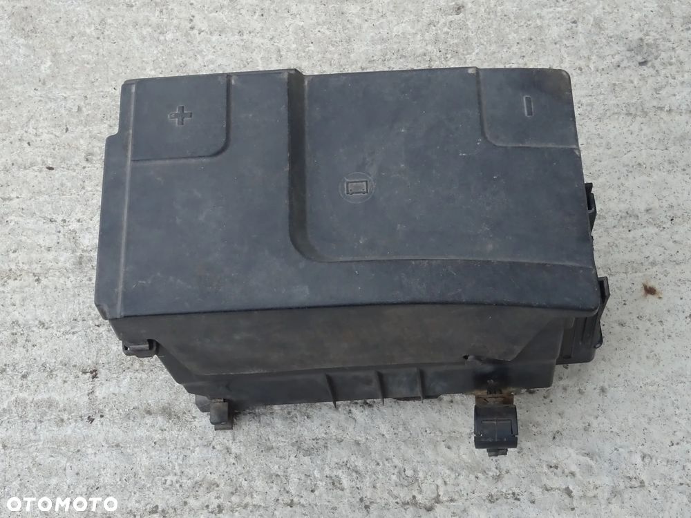 OBUDOWA SKRZYNKA POKRYWA NA AKUMULATOR PODSTAWA OPEL INSIGNIA A 2,0 2,8 1,6T 1,4T - 4
