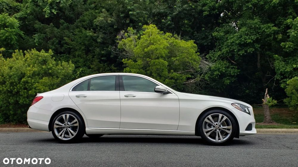 Mercedes-Benz Klasa C 300 9G-TRONIC AMG Line - 5