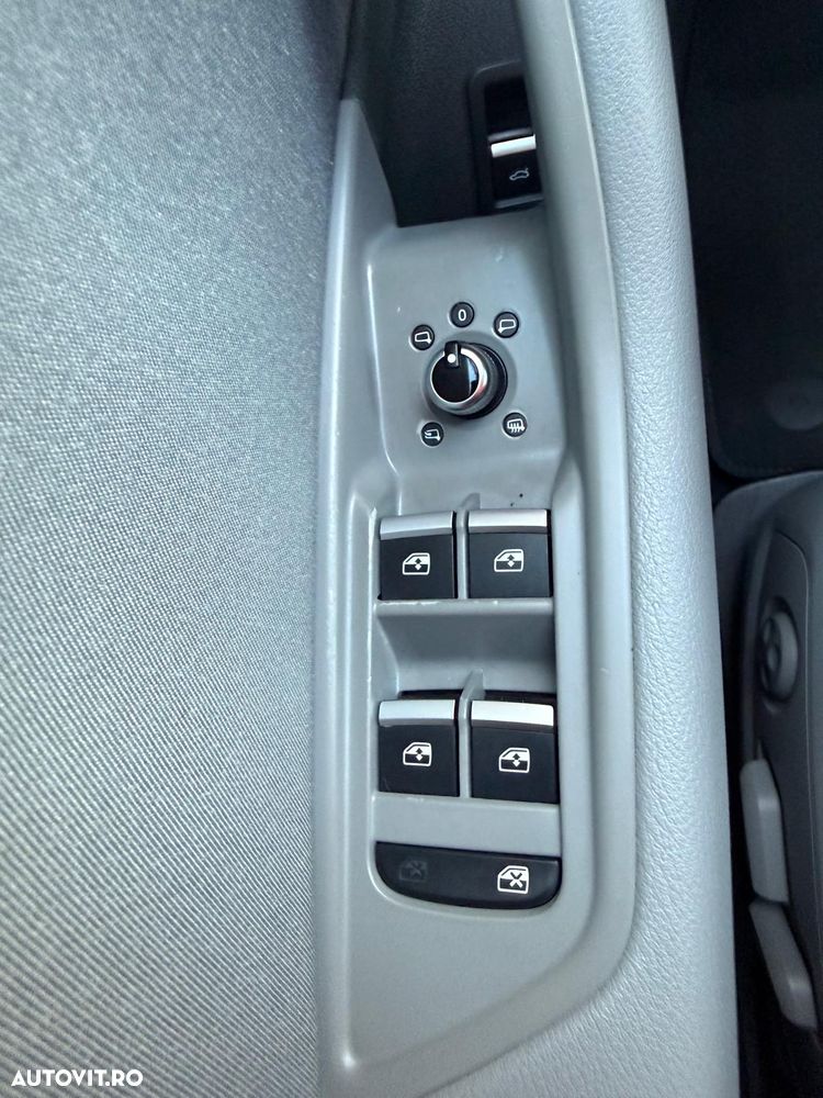 Audi A4 2.0 TDI DPF clean diesel multitronic S line Sportpaket - 31