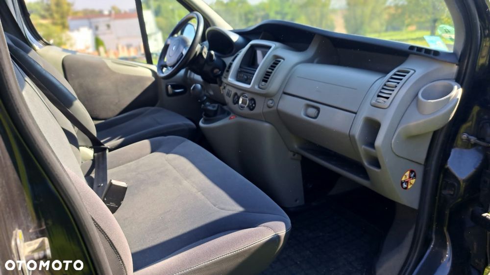 Renault Trafic Grand Passenger Black Edition - 11