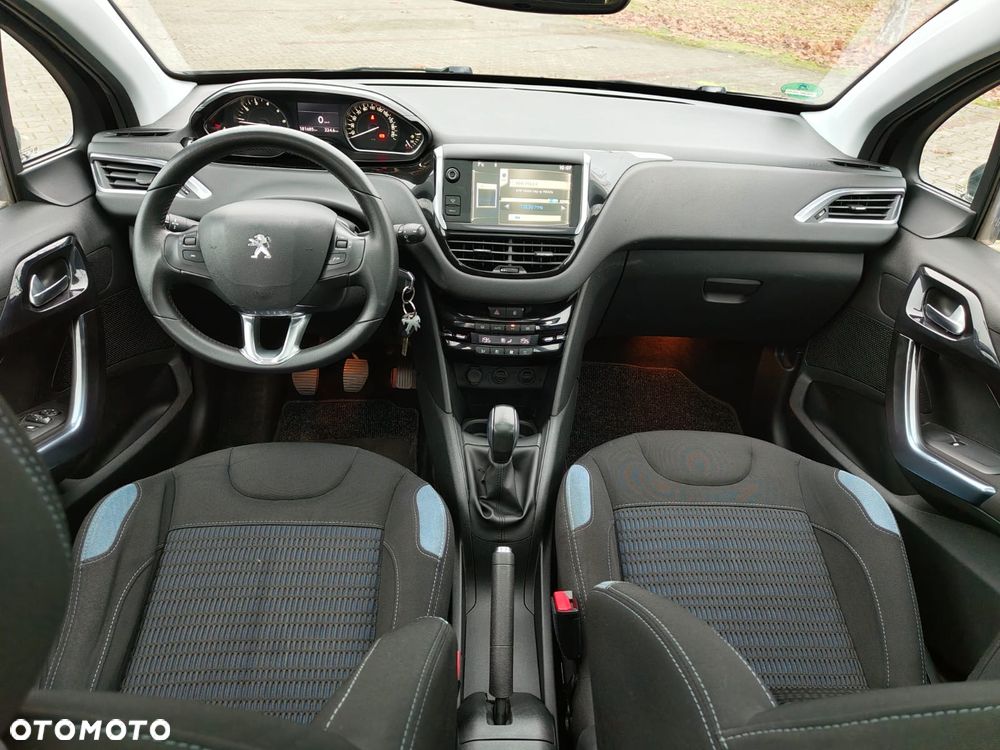 Peugeot 208 - 22