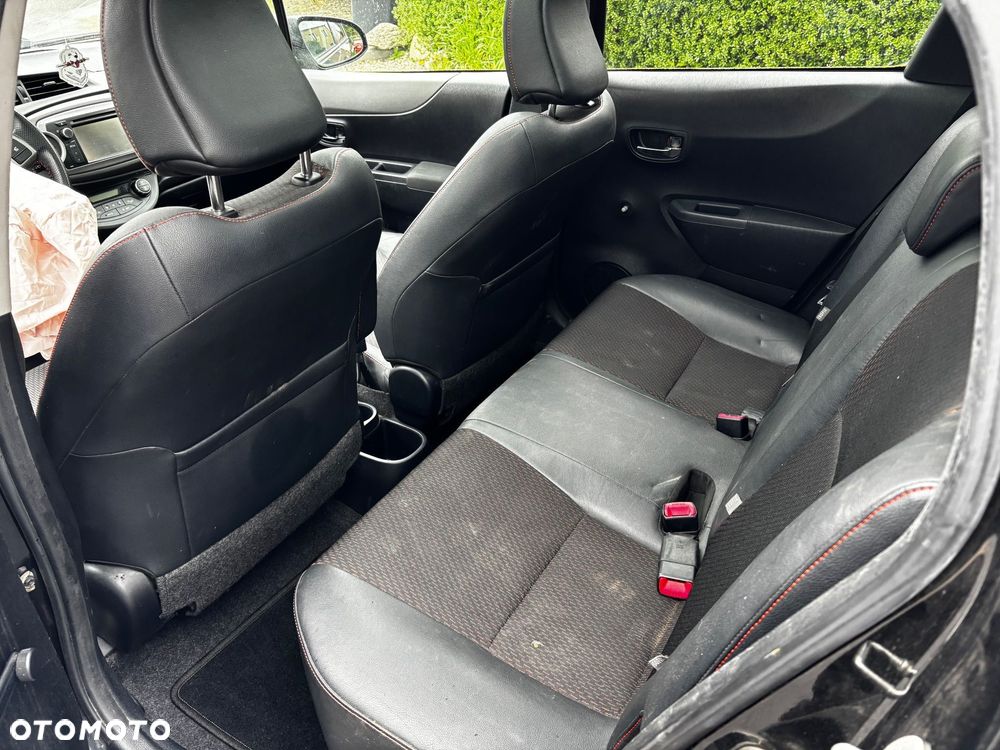 Toyota Yaris - 10