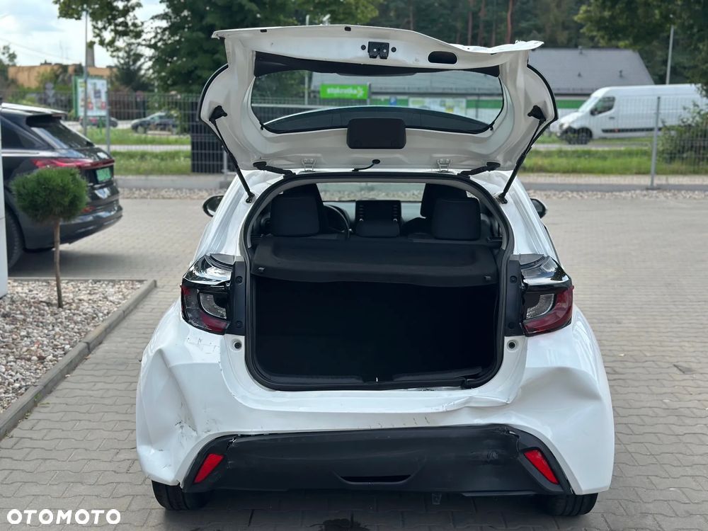 Toyota Yaris - 10