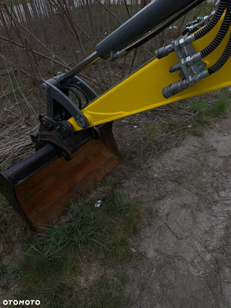 Wacker Neuson EZ53 Koparka Gąsienicowa 5,5 Tony. 2020 rok. 1772 mtg. Jak Nówka z salonu! ani deka luzów czy wycieków! Pochodzi z Gospodarstwa Norweskiego! Aktualne serwisy DEKRA BMWT 2027r. 2 łyżki. Silnik PERKINS 4 cyl. 52km. Maszyna Full wypasiona! Bogata wersja Norweska! Klima. Szybkozłącze Hydrauliczne. OKAZJA. Pełny Oryginał historia do sprawdzenia w Wacker autoryzowany! 4 sekcje Hydrauliczne. Po serwisach eksploatacyjnych. Ani Deka luzów i wycieków - 25