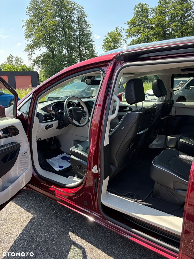 Chrysler Pacifica - 6