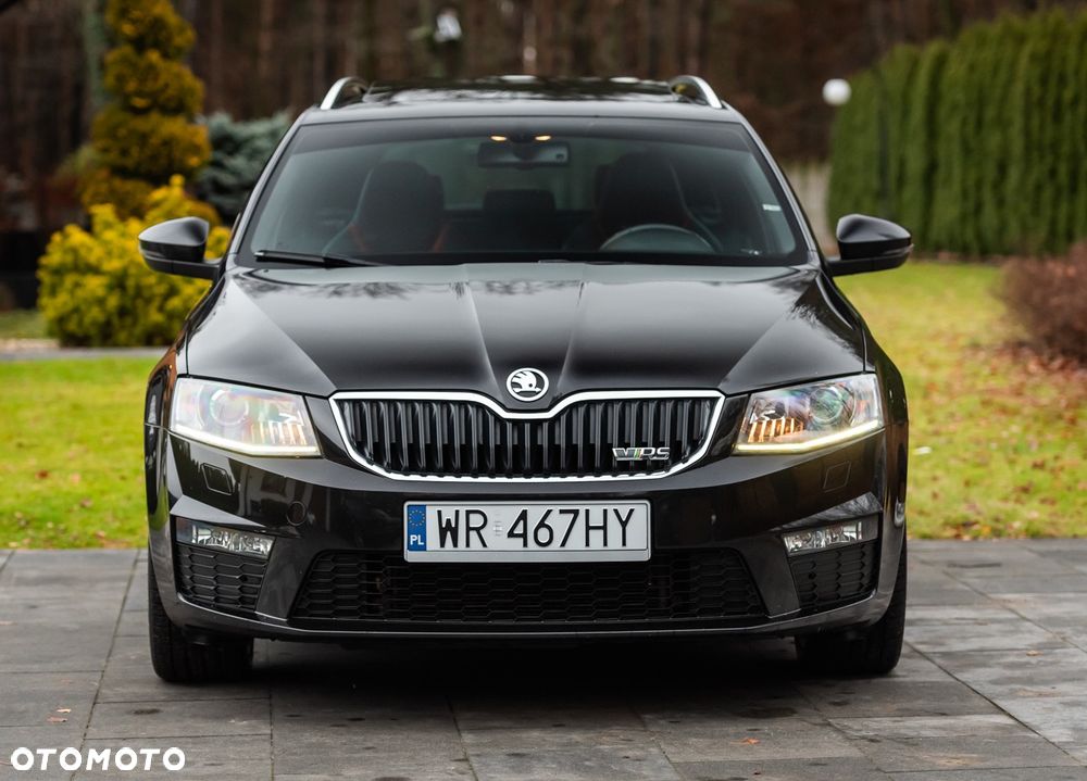 Skoda Octavia 2.0 TDI DSG RS - 29