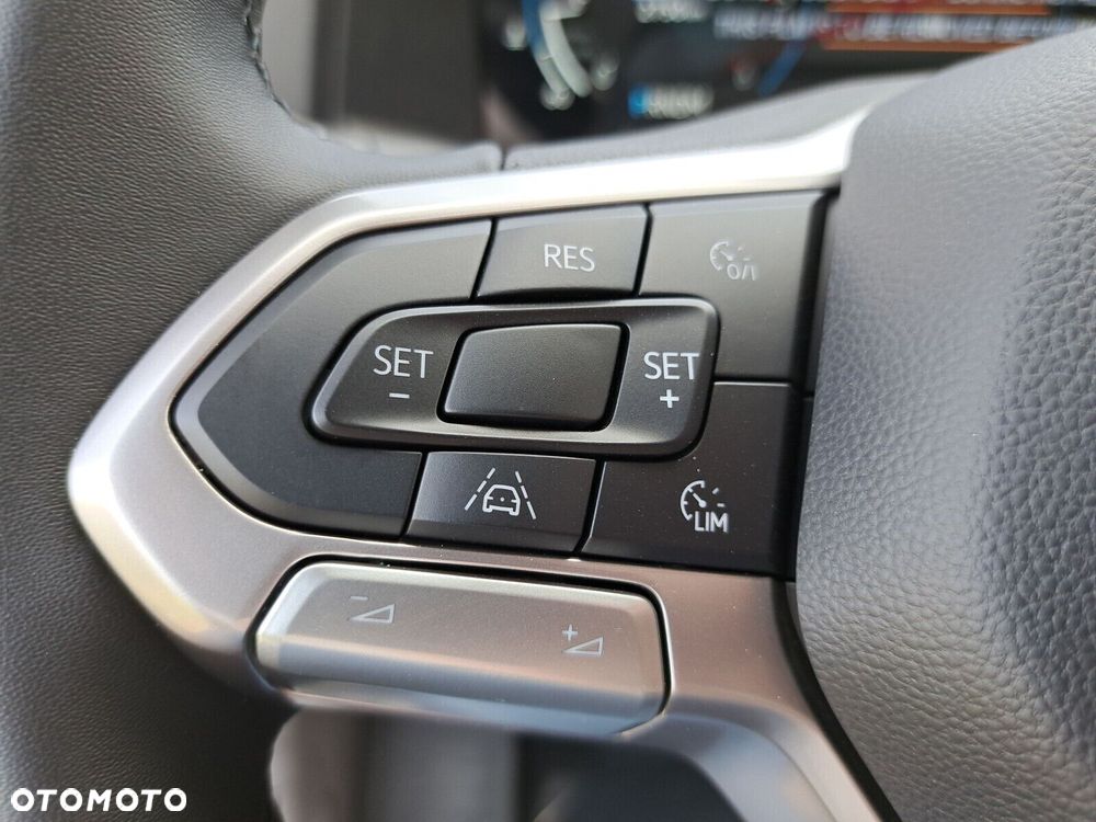 Volkswagen Transporter Transporter Furgon L2 2,0 TDI 150 KM automat - 26