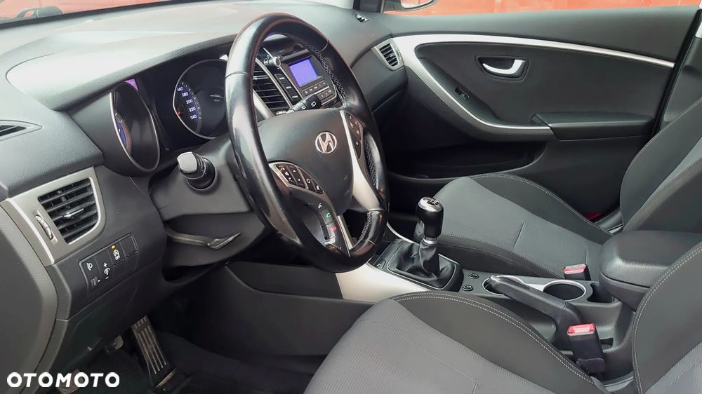 Hyundai i30 blue 1.6 GDI Passion - 22