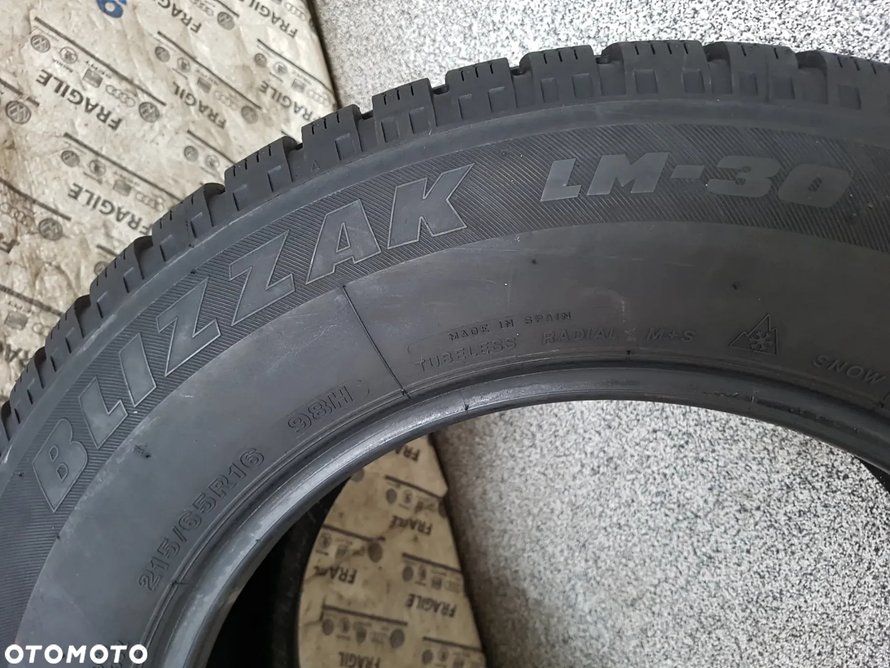 BRIDGESTONE BLIZAK LM-30 215/65R16 215/65/16 - 6