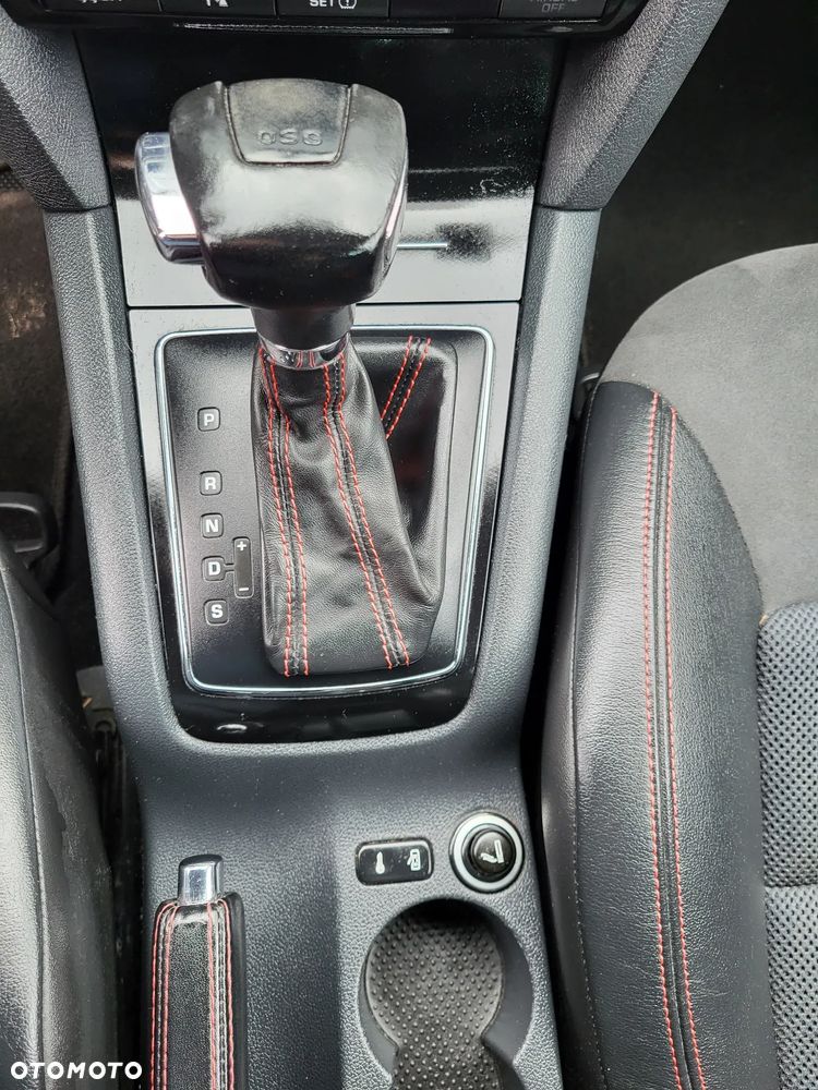 Skoda Octavia 2.0 TDI DPF RS DSG - 19