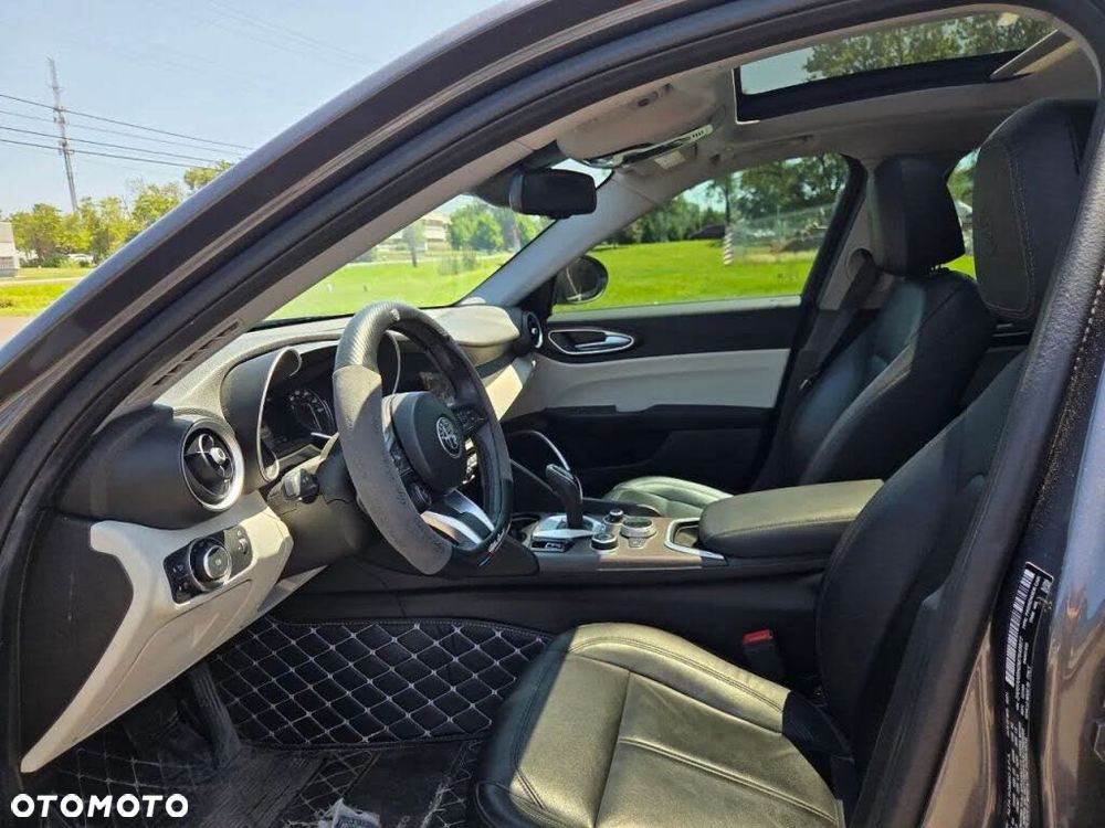 Alfa Romeo Giulia 2.0 Turbo TI Q4 - 7