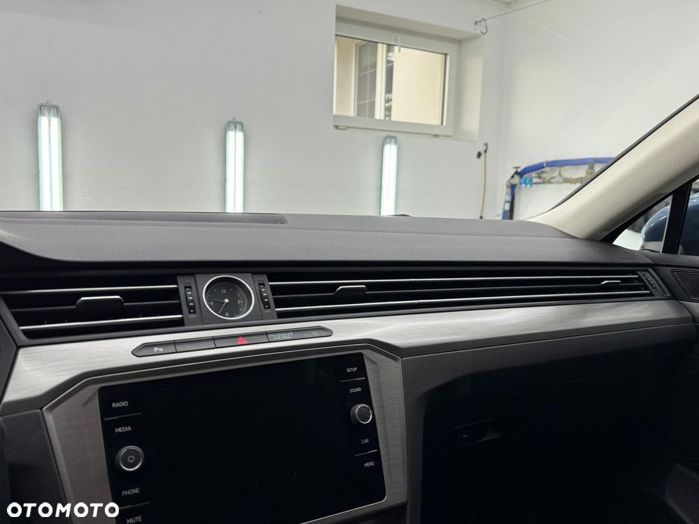 Volkswagen Passat 2.0 TDI BMT Comfortline - 34