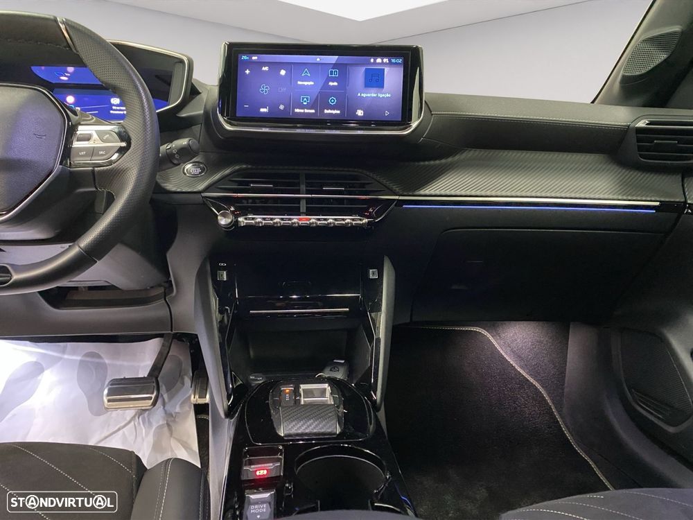 Peugeot 208 1.2 Hybrid GT e-DCS6 - 11