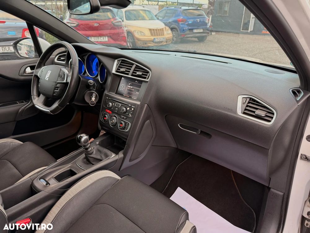 Citroën DS4 HDi 110 Chic - 12