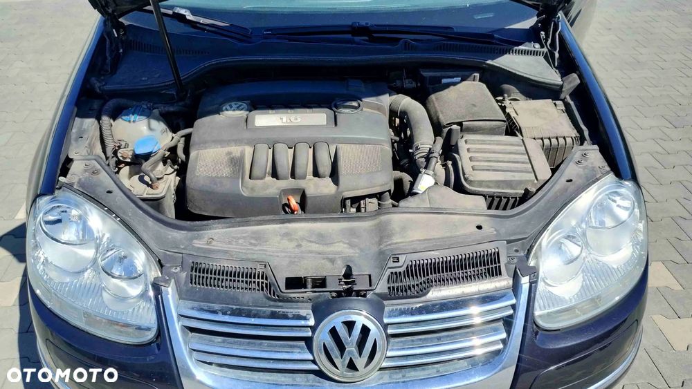Volkswagen Golf 1.6 Comfortline - 12