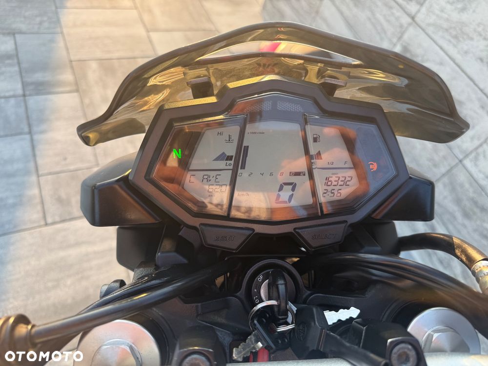 Yamaha MT - 12