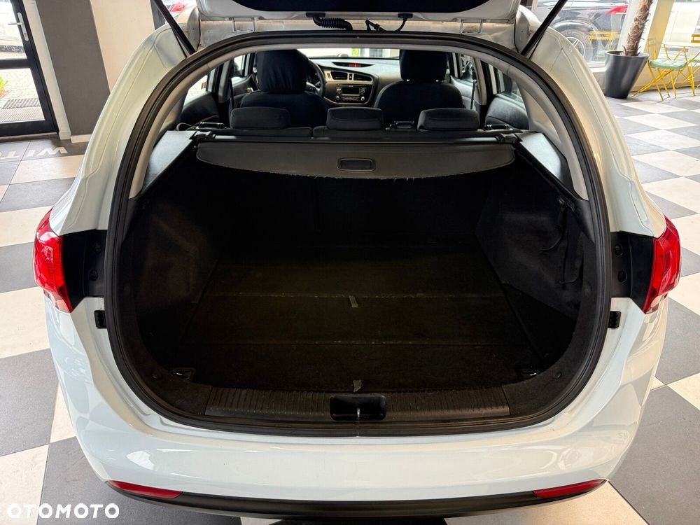 Kia Ceed - 9