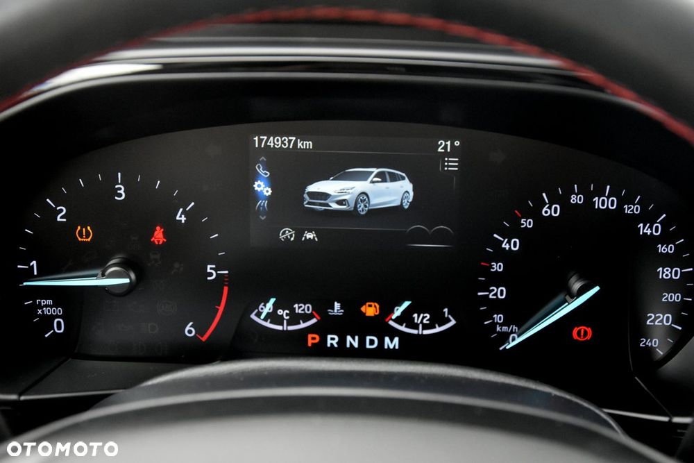 Ford Focus 1.5 EcoBlue STart-Stopp-System ST-LINE - 38