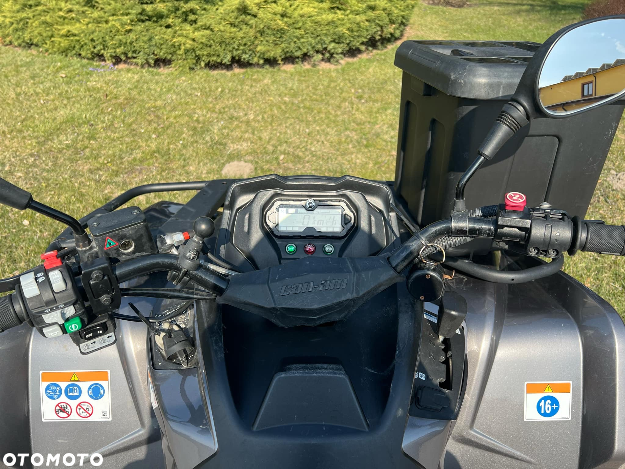 Can-Am Outlander Max - 10