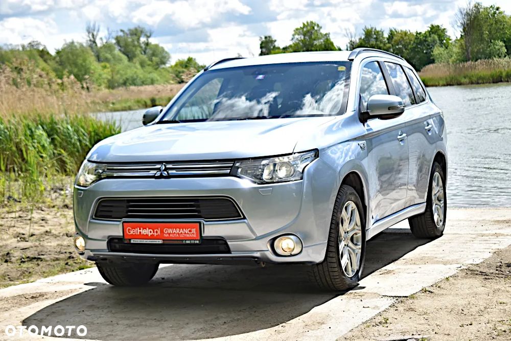 Mitsubishi Outlander 2.0 4WD Plug-In Hybrid Top - 13