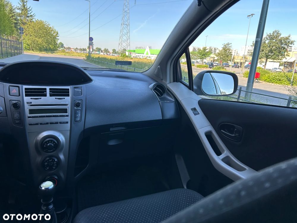 Toyota Yaris 1.33 Sol - 13