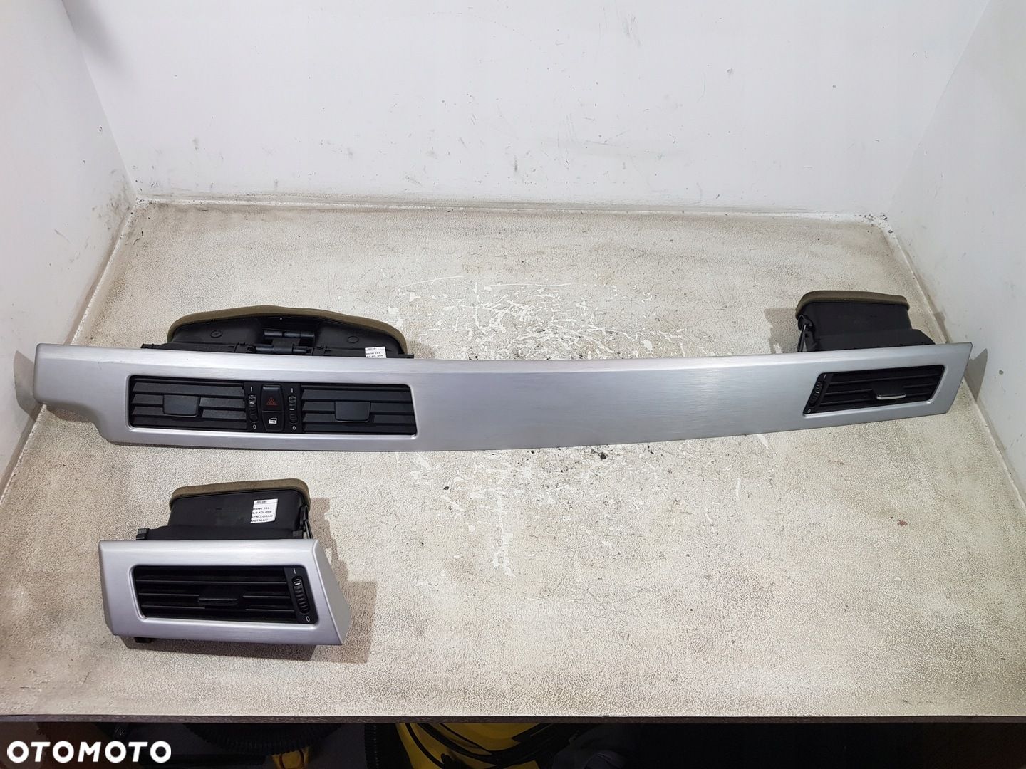 LISTWA DEKOR DESKI ROZDZIELCZEJ 6951052 BMW E60 E61 LCI EUR - 1