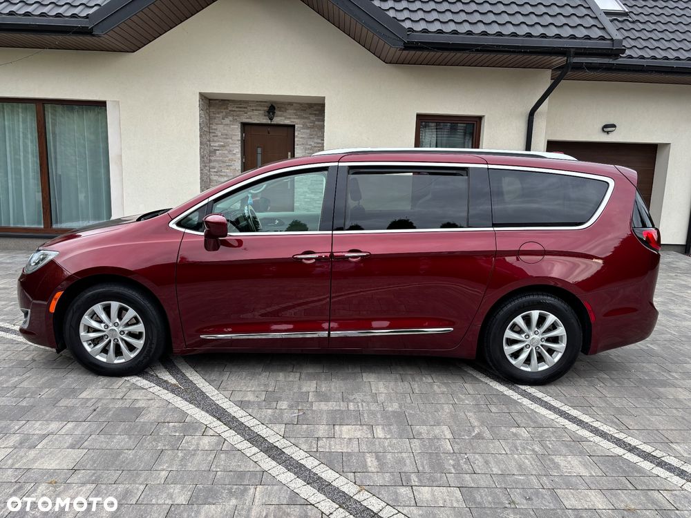 Chrysler Pacifica - 6