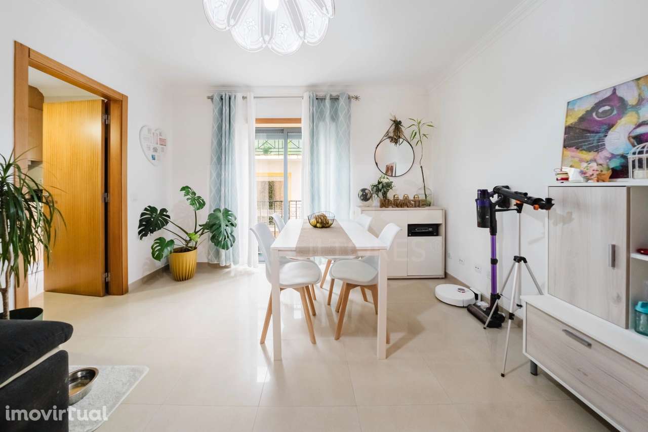 Apartamento T2 no Centro com Garagem e Estacionamento - Grande imagem: 2/24