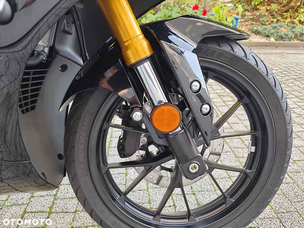 Yamaha YZF - 35