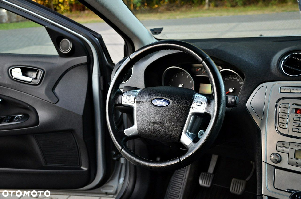 Ford Mondeo - 17